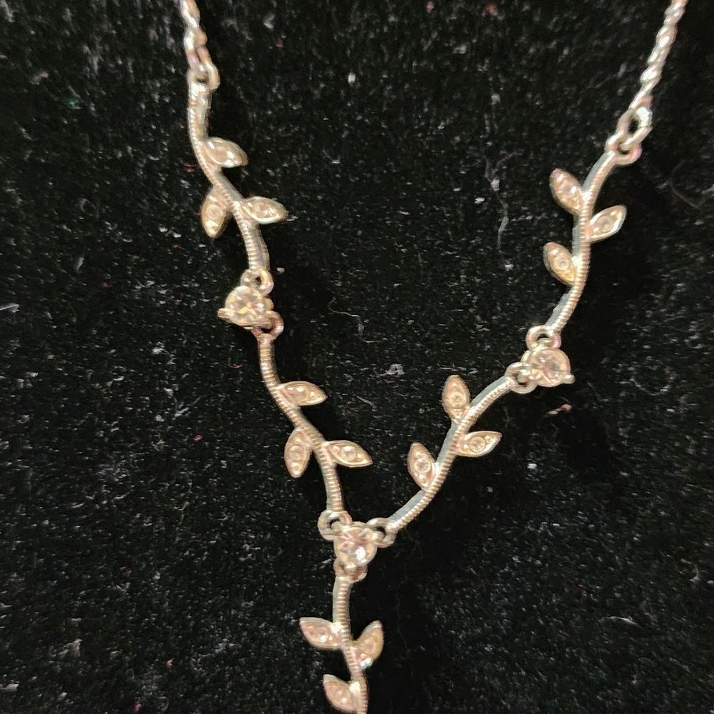 Beautiful Fashion Womens Necklace.
